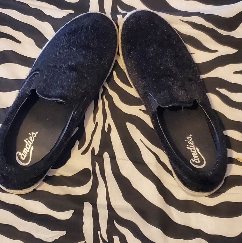Ladies Candies black furry slip on's